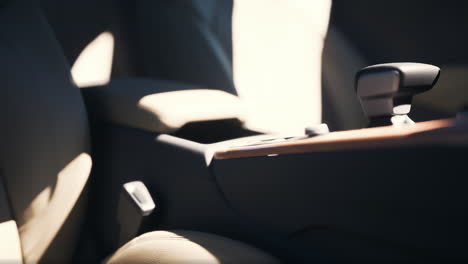 detalles modernos del interior del coche