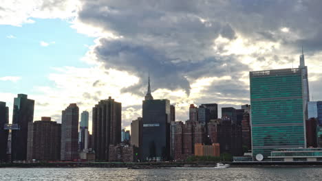 panoramablick auf manhattan und den east river