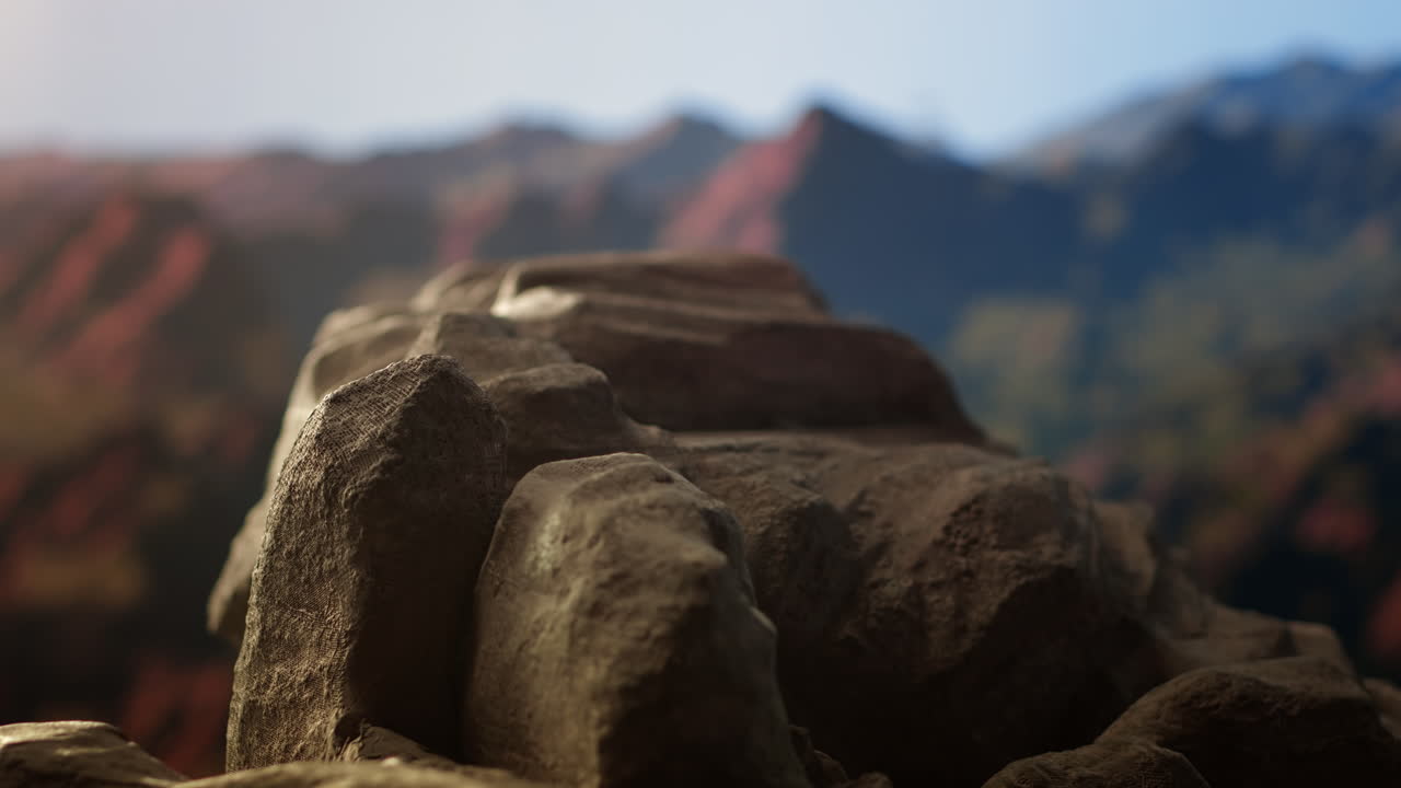 경치 좋은 산책길 이 인상적 인 바위 전망대 로 이어집니다.