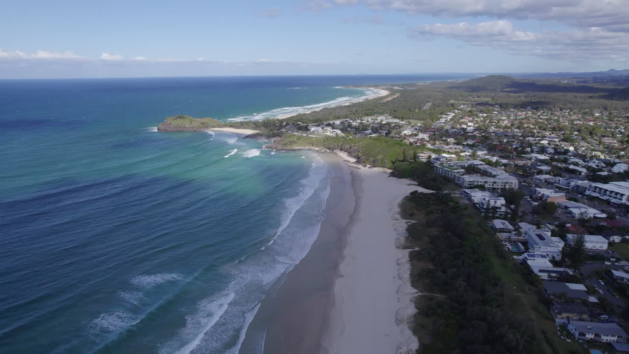 트위드 샤이어의 산호해 연안을 따라 있는 해변가 마을