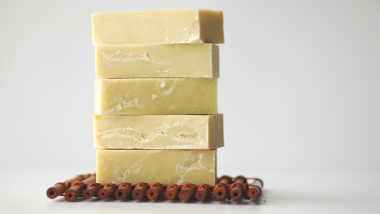 천연 수작업 비누의 쳐진 막대기