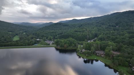 aerial-over-grandfather-golf-and-country-club