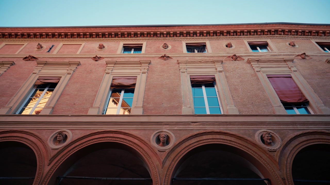 Edificio residenziale tradizionale della città di Bologna