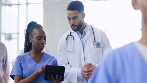 Tablet,-nurse-or-doctor-walking-in-hospital