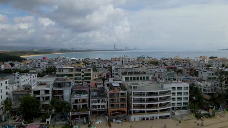 Hotelresorts-Am-Tropischen-Strand-Von-Sanya-In-Südchina---Luftaufnahme