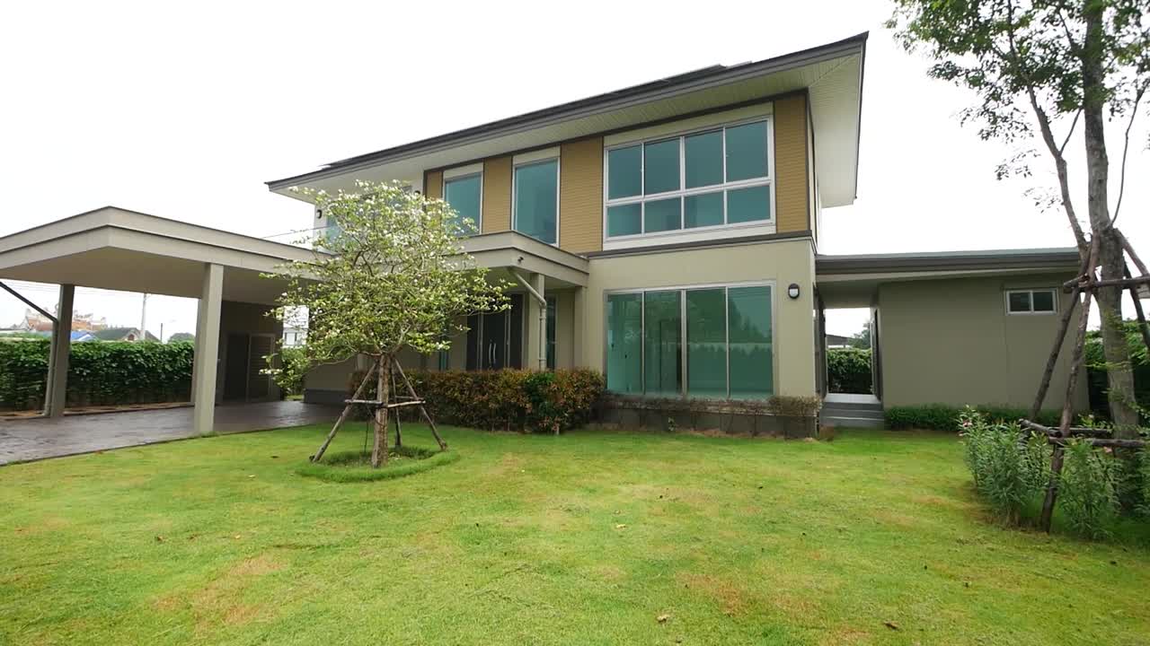 Modern Contempoprary Beige Home Exterior Design