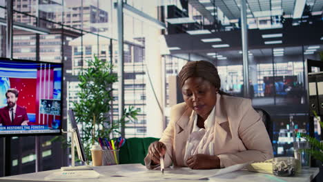 businesswoman working in modern office