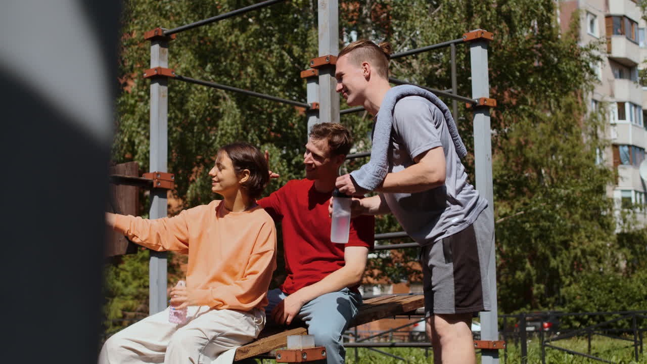 grupo de entrenamiento tomando selfies