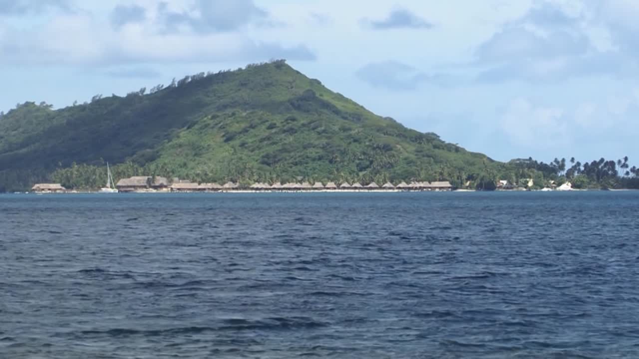 프랑스령 폴리네시아 보라보라의 수상 방갈로