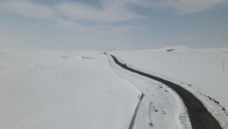 Carretera-Cubierta-De-Nieve