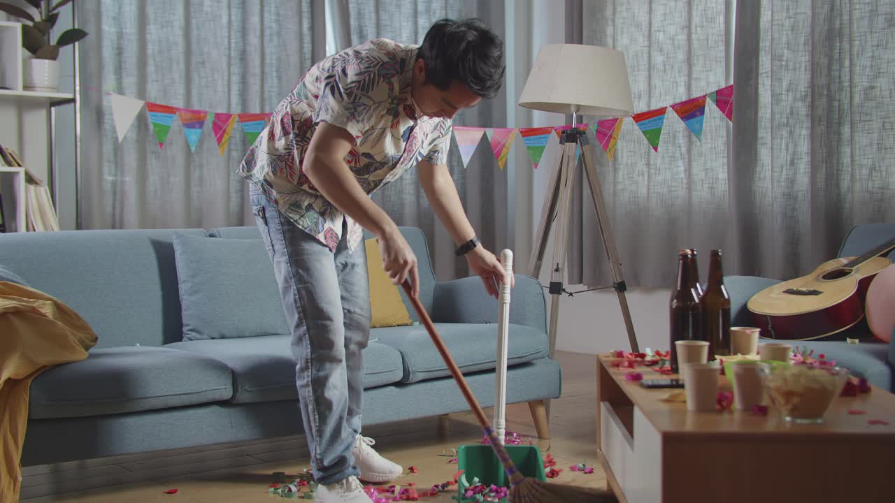 limpiando después de una fiesta