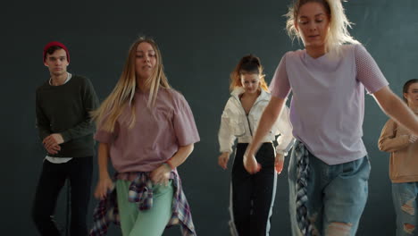 espectáculo de danza en grupo