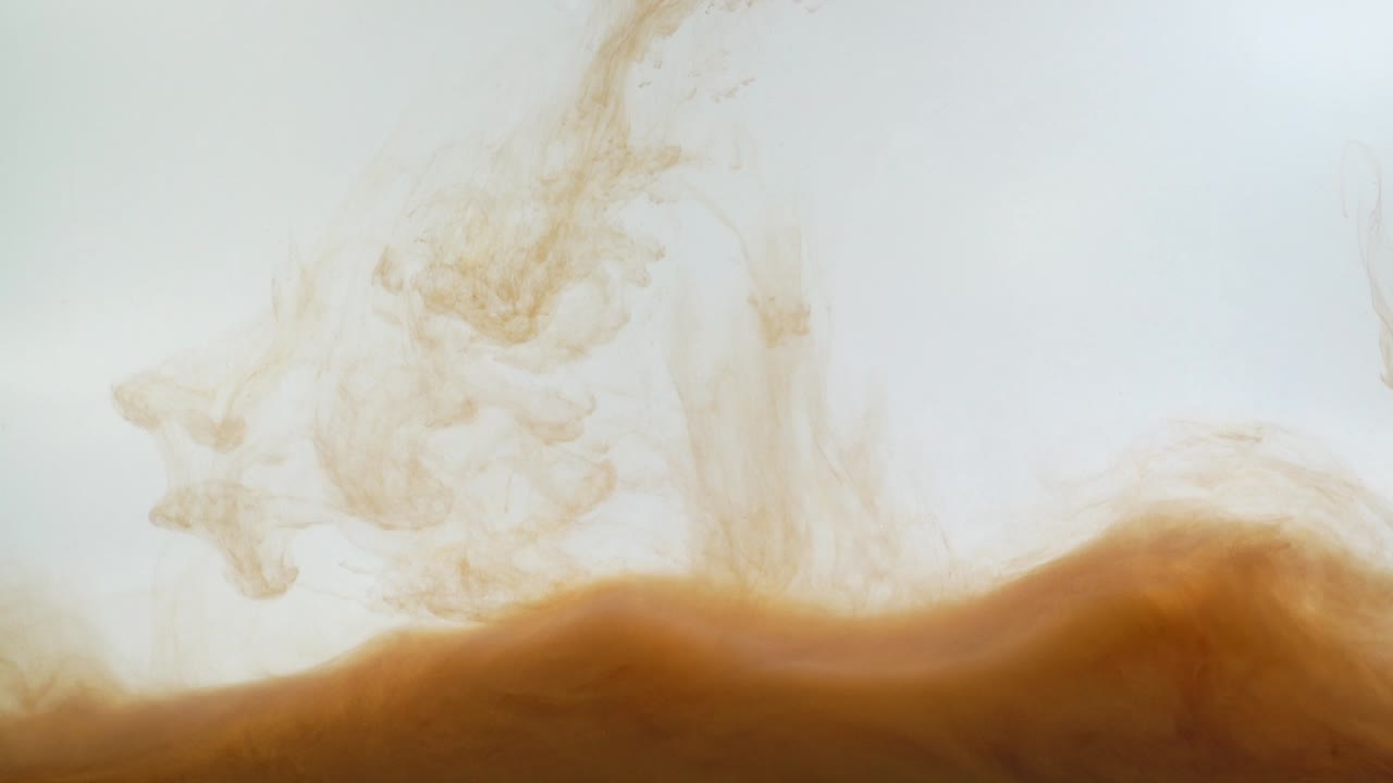 Colori. Forme astratte. Riprese su sfondo bianco