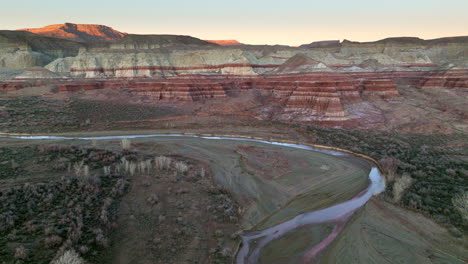 Toma-De-Drone-Del-Paisaje-Desértico.