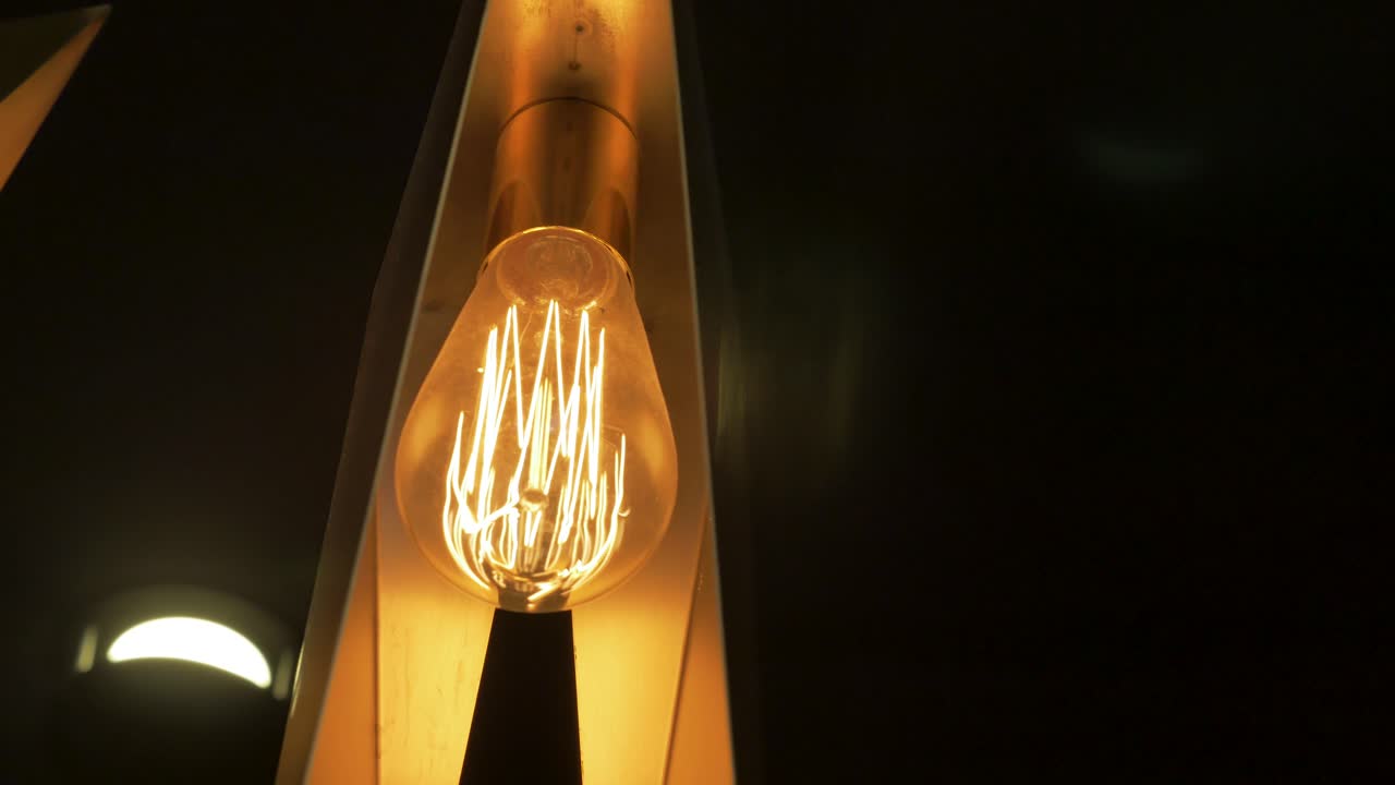 индивидуальные анодированные золотые стальные оригами вдохновленные подвесные светодиодные светильники в угловатых складчатых формах