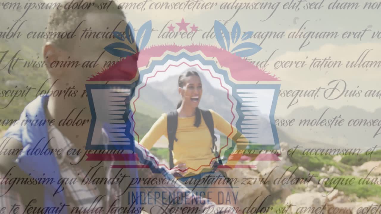 animación del texto del día de la independencia sobre la caminata de una pareja diversa sonriente