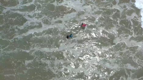 body surf para niños en ventura, california beach