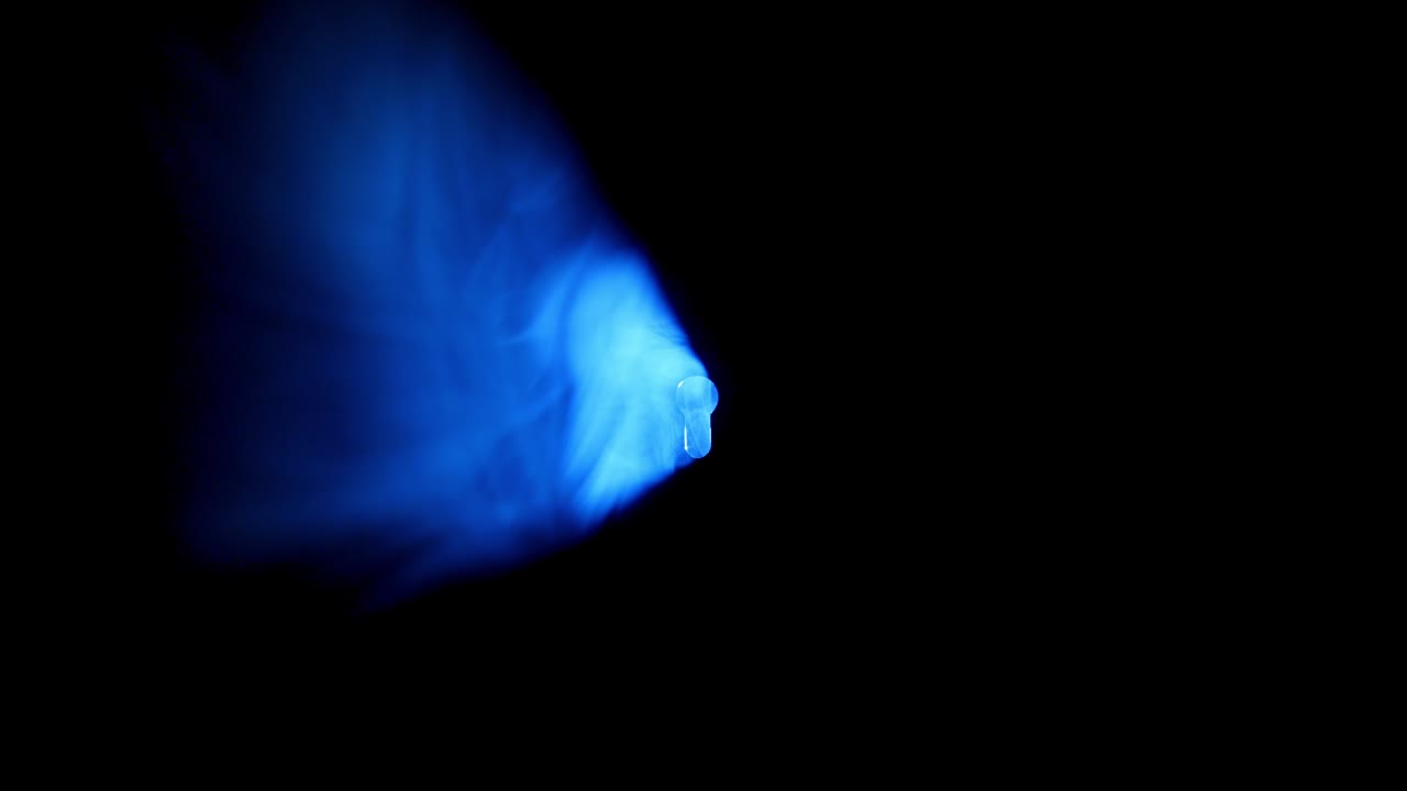 열 구을 통해 신비한 빛.