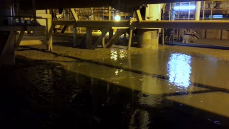 toma de establecimiento de la bodega de agua dentro de un