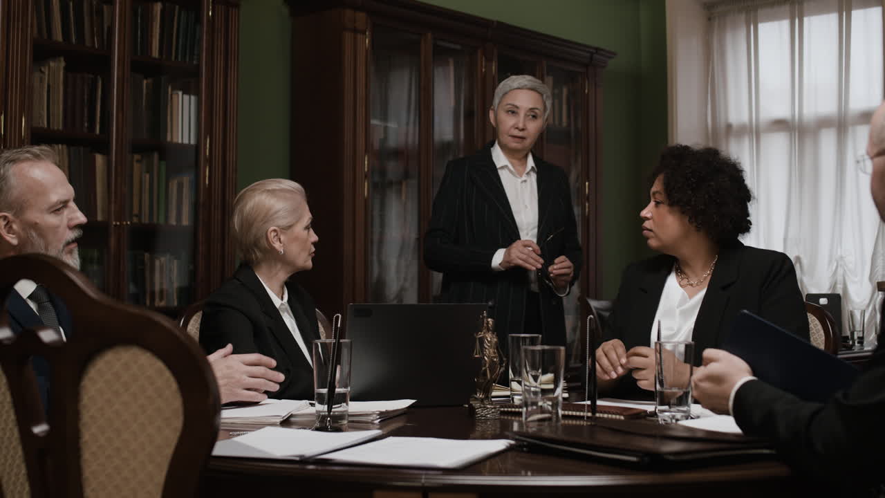 변호사 사무실 에서의 사업 회의