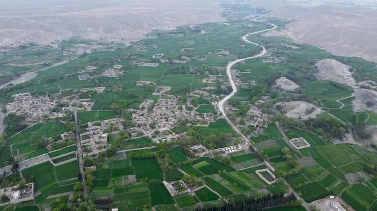 el encanto de un pueblo denso en el distrito de khogyani