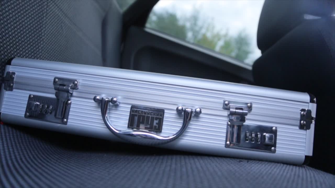 도질 중인 자동차