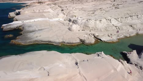 Setail-Von-Sarakiniko-Beach-Im-Sommer