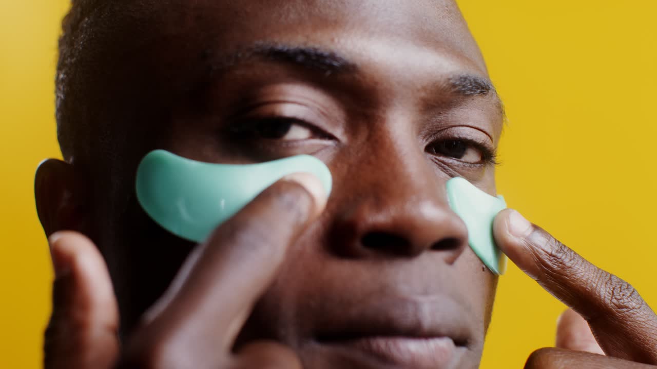 Eye mask application