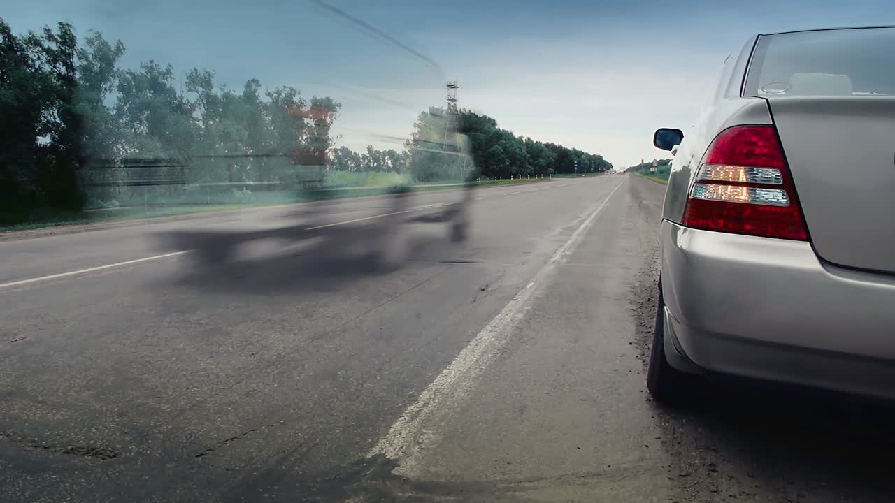 차는 2번 경계선에 있습니다.