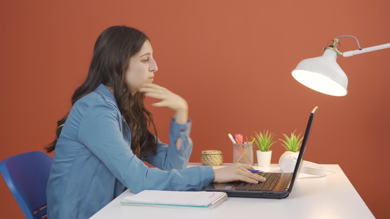 una joven fracasada.