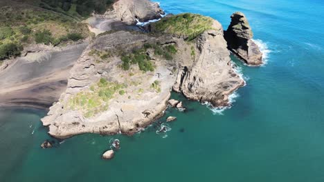 rocky cliffs of new zealand