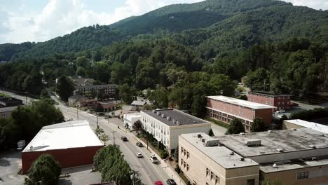 empuje aéreo en el juzgado del condado de watauga en boone nc