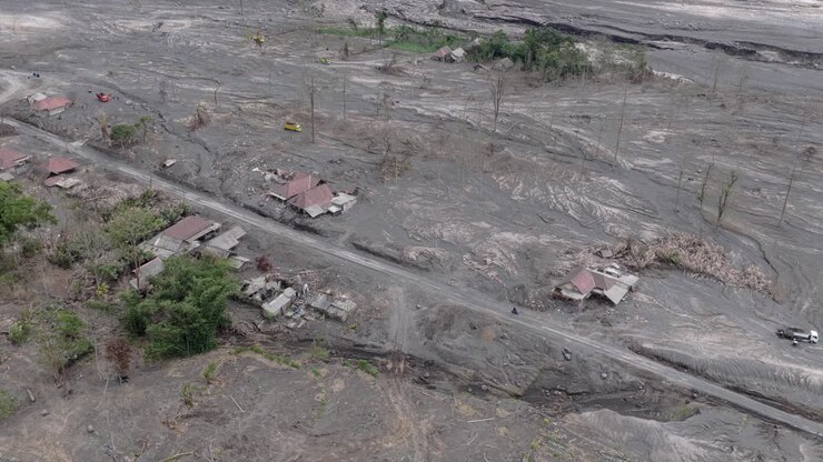 Semeru volcano eruption leaving trail of destruction