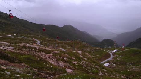 Moving-Sky-Tram-On-The-Mountains-Of-Kitzsteinhorn-In-Kaprun,-Austria