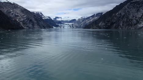 Glacier-Bay-National-Park-landscape,-showing-Johns-Hopkins-Glacier-and-Mount-Fairweather-Range-mountains