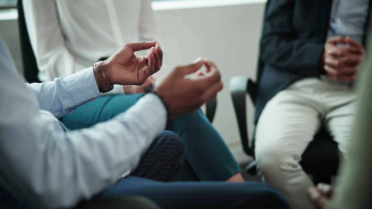 reunión de negocios con un equipo diverso
