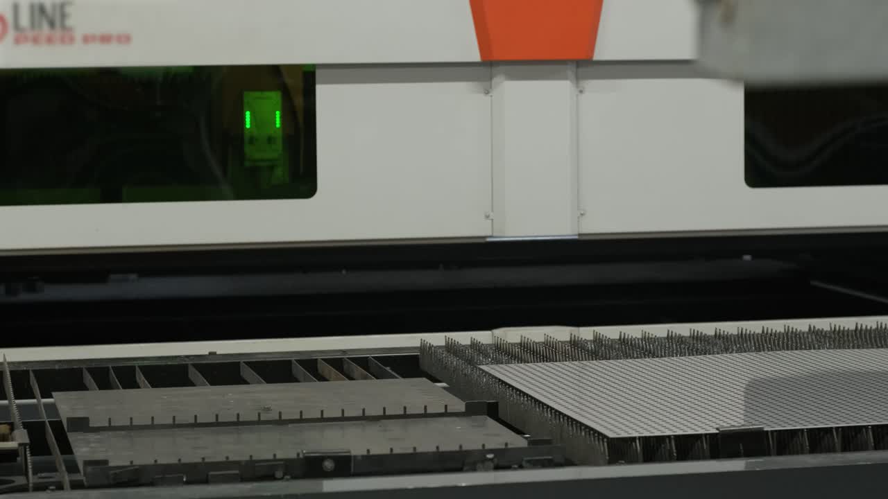 máquina de corte por láser de metales