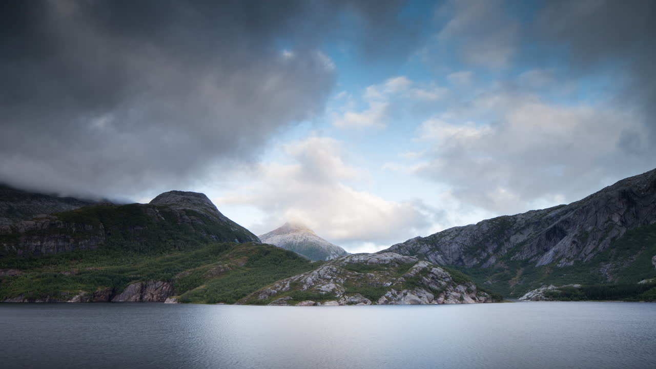 noruega lago rocoso 4k 0 10