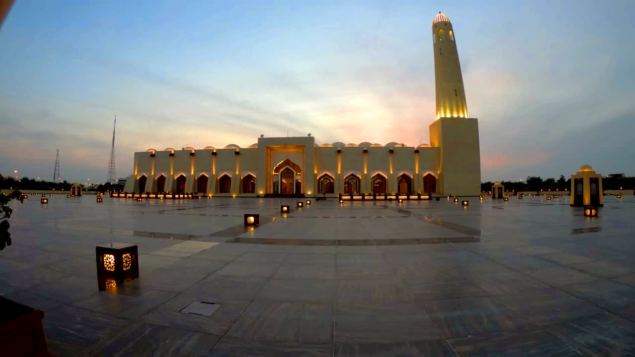 el atardecer de la gran mezquita de doha