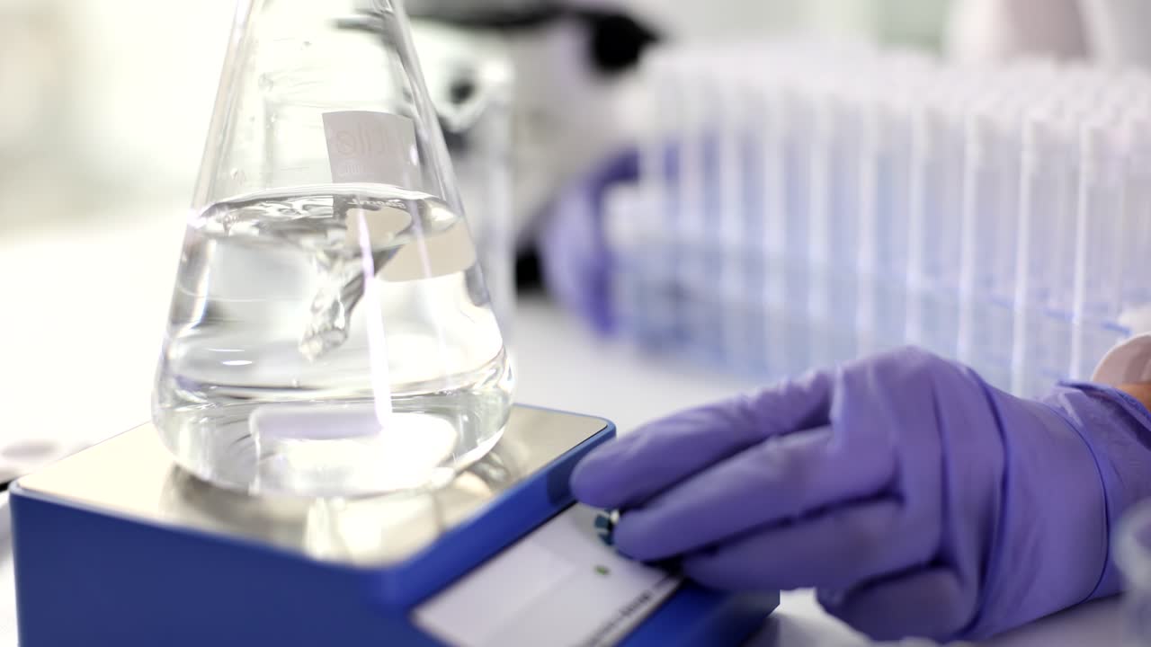 experimento científico en laboratorio