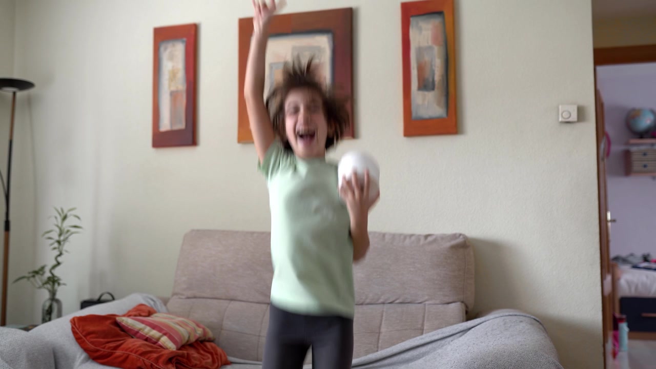 Nineyearold girl successfully toilet paper challenge at home