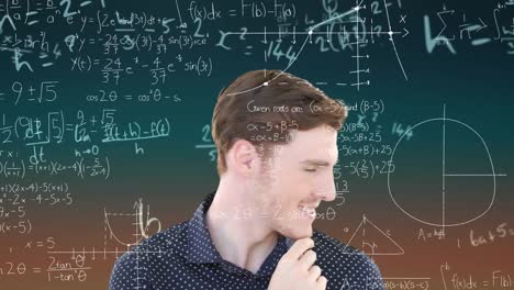 animación de ecuaciones matemáticas sobre el hombre caucásico sonriendo
