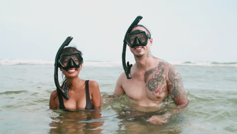 Couple-with-diving-goggles-on
