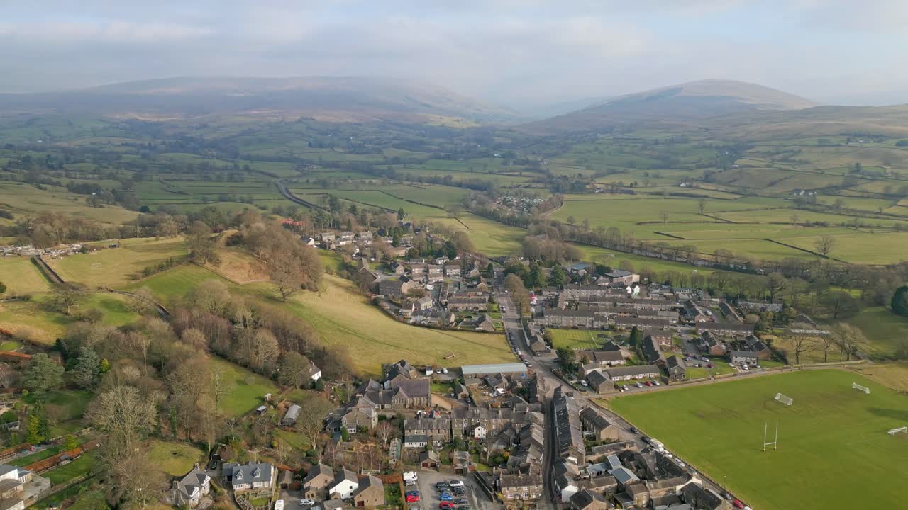 imágenes aéreas cinematográficas de sedbergh village, el lugar ideal para escaparse en cualquier época del año