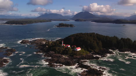 Scenic-Lennard-Island-lighthouse-in-pristine-Clayoquot-Sound,-Tofino