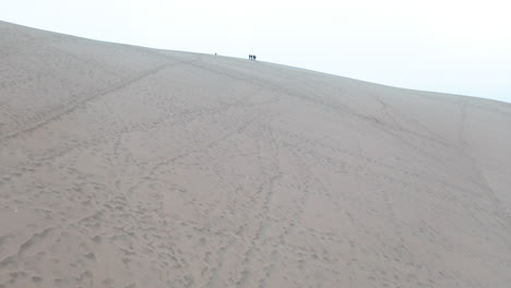 Huacachina,-Peru,-desert,-drone-aerial-2