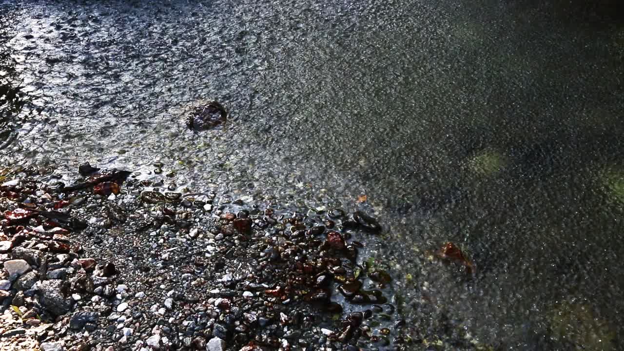 아르헨티나, 산루이스, 메를로, 강가에 있는 폭포에서 떨어지는 물방울