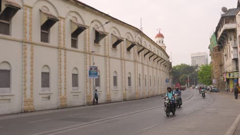 Verkehr-Außerhalb-Der-Werften-In-Mumbai,-Indien