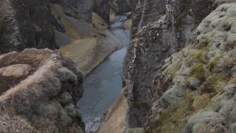 Fjadrargljufur-Canyon,-Iceland.-Tilt-up-reveal