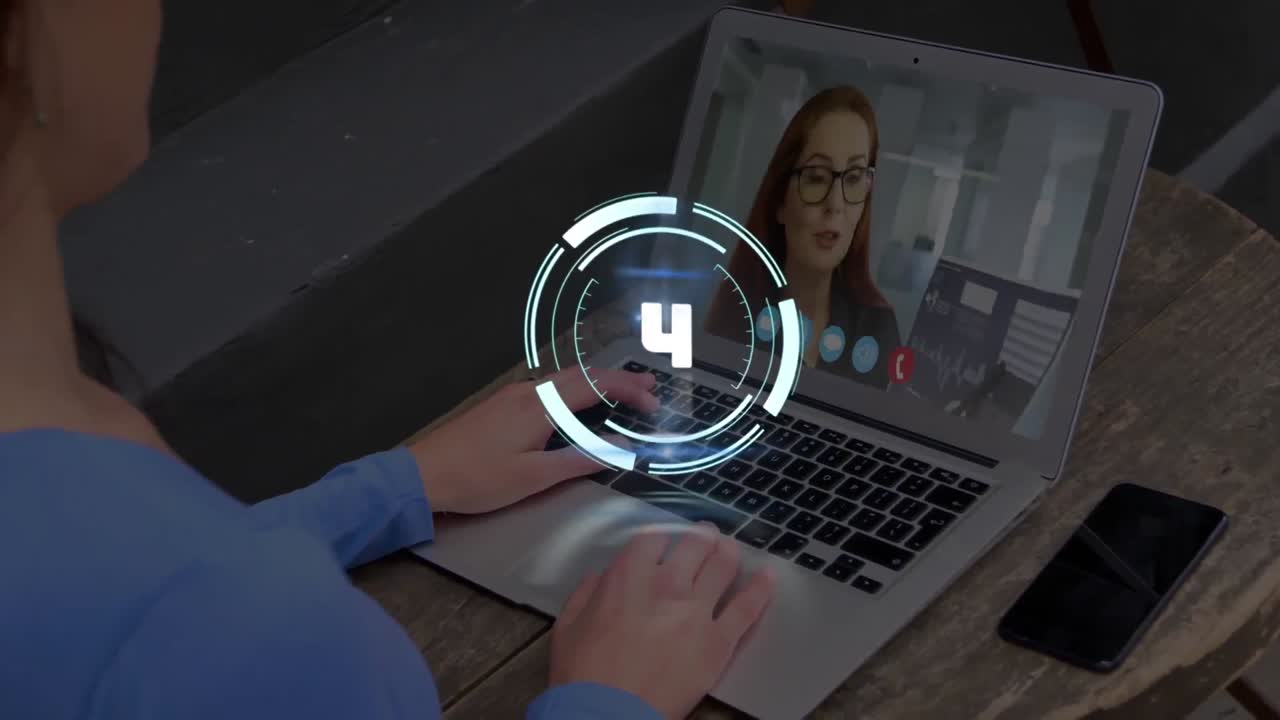 animación de cuenta atrás sobre una mujer de negocios caucásica haciendo una videollamada con un colega